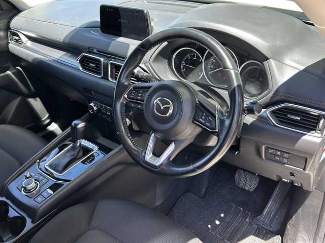 マツダ ＣＸ－５ XD 静岡県 2018(平30)年 13.8万km スノーフレイクホワイトパールマイカ 安全装備/・スマートブレーキサポート/・レーンキープ/・コーナーセンサー/純正ナビ/・CD/DVD/Bluetooth/USB/AUX/・FM/AM/・フルセグTV/主要装備/・クルーズコントロール/・ＥＴＣ　/・ドライブレコーダー　/・バックカメラ　/・オートホールド　/・社外デジタルインナーミラー　/・ステアリングリモコン　/・純正フロアマット　/・オートライト　/・純正ＬＥＤライト/・プッシュスタート/・スマートキー/・ブラインドスポットモニター