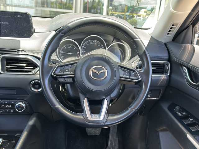 マツダ ＣＸ－５ XD 静岡県 2018(平30)年 13.8万km スノーフレイクホワイトパールマイカ 安全装備/・スマートブレーキサポート/・レーンキープ/・コーナーセンサー/純正ナビ/・CD/DVD/Bluetooth/USB/AUX/・FM/AM/・フルセグTV/主要装備/・クルーズコントロール/・ＥＴＣ　/・ドライブレコーダー　/・バックカメラ　/・オートホールド　/・社外デジタルインナーミラー　/・ステアリングリモコン　/・純正フロアマット　/・オートライト　/・純正ＬＥＤライト/・プッシュスタート/・スマートキー/・ブラインドスポットモニター