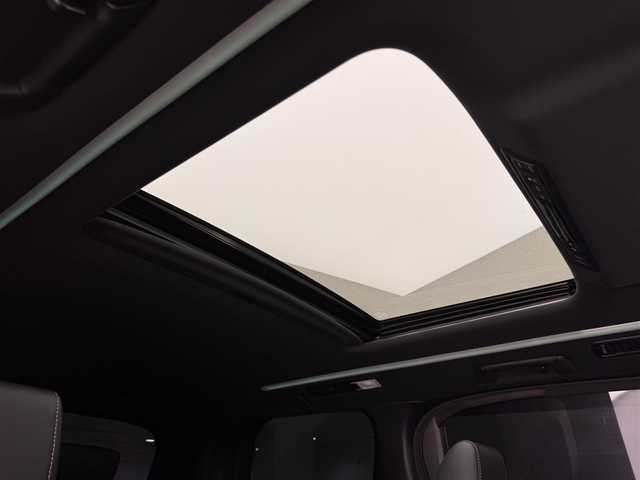 トヨタ アルファード S タイプゴールドⅢ 鳥取県 2023(令5)年 3.2万km ブラック 純正９インチDPオーディオ/フルセグ/BT/Miracast/バックカメラ・ビルトインETC/前後ドライブレコーダー/ツインムーンルーフ/トヨタセーフティセンス/レーンキープアシスト/ブラインドスポットモニター/クリアランスソナー/両側パワースライドドア/パワーバックドア/ハーフレザーシート/ＬＥＤヘットライト/純正18インチアルミホイール/プッシュエンジンスタート/フロアマット・ドアバイザー