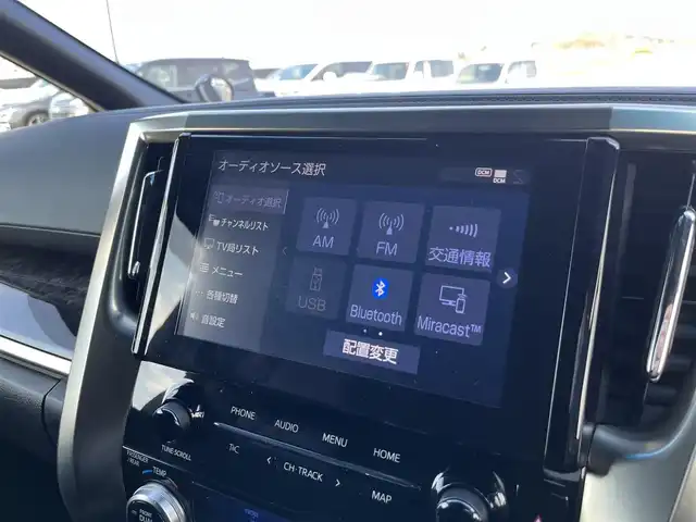 トヨタ アルファード S タイプゴールドⅢ 鳥取県 2023(令5)年 3.2万km ブラック 純正９インチDPオーディオ/フルセグ/BT/Miracast/バックカメラ・ビルトインETC/前後ドライブレコーダー/ツインムーンルーフ/トヨタセーフティセンス/レーンキープアシスト/ブラインドスポットモニター/クリアランスソナー/両側パワースライドドア/パワーバックドア/ハーフレザーシート/ＬＥＤヘットライト/純正18インチアルミホイール/プッシュエンジンスタート/フロアマット・ドアバイザー