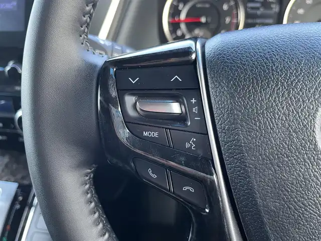 トヨタ アルファード S タイプゴールドⅢ 鳥取県 2023(令5)年 3.2万km ブラック 純正９インチDPオーディオ/フルセグ/BT/Miracast/バックカメラ・ビルトインETC/前後ドライブレコーダー/ツインムーンルーフ/トヨタセーフティセンス/レーンキープアシスト/ブラインドスポットモニター/クリアランスソナー/両側パワースライドドア/パワーバックドア/ハーフレザーシート/ＬＥＤヘットライト/純正18インチアルミホイール/プッシュエンジンスタート/フロアマット・ドアバイザー