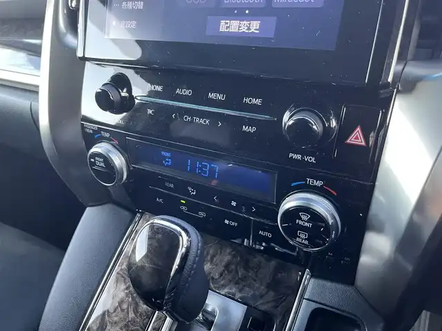 トヨタ アルファード S タイプゴールドⅢ 鳥取県 2023(令5)年 3.2万km ブラック 純正９インチDPオーディオ/フルセグ/BT/Miracast/バックカメラ・ビルトインETC/前後ドライブレコーダー/ツインムーンルーフ/トヨタセーフティセンス/レーンキープアシスト/ブラインドスポットモニター/クリアランスソナー/両側パワースライドドア/パワーバックドア/ハーフレザーシート/ＬＥＤヘットライト/純正18インチアルミホイール/プッシュエンジンスタート/フロアマット・ドアバイザー