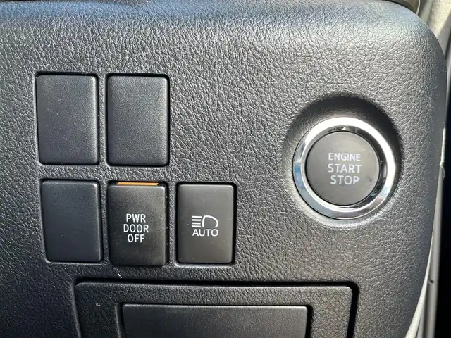 トヨタ アルファード S タイプゴールドⅢ 鳥取県 2023(令5)年 3.2万km ブラック 純正９インチDPオーディオ/フルセグ/BT/Miracast/バックカメラ・ビルトインETC/前後ドライブレコーダー/ツインムーンルーフ/トヨタセーフティセンス/レーンキープアシスト/ブラインドスポットモニター/クリアランスソナー/両側パワースライドドア/パワーバックドア/ハーフレザーシート/ＬＥＤヘットライト/純正18インチアルミホイール/プッシュエンジンスタート/フロアマット・ドアバイザー