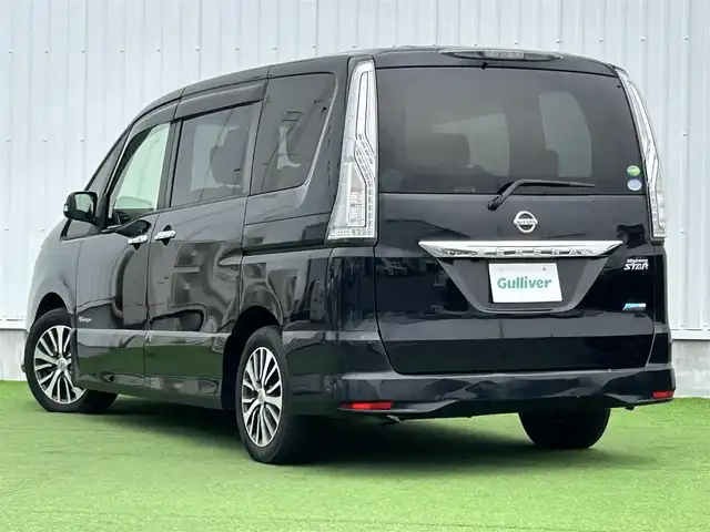 日産 セレナ ハイウェイスター S HV Vセレ 香川県 2015(平27)年 6.8万km ダイヤモンドブラック 登録時走行距離：67581km/純正SDナビゲーション/→CD/DVD再生/バックカメラ/フリップ/ビルトインETC/ステアリングリモコン/クルーズコントロール/両側パワースライドドア/LEDオートライト/フォグランプ/純正16インチアルミホイール/純正フロアマット/スマートキー/スペアキー