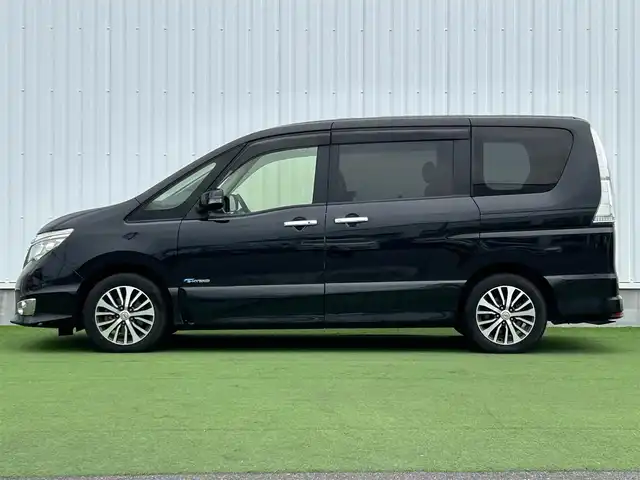 日産 セレナ ハイウェイスター S HV Vセレ 香川県 2015(平27)年 6.8万km ダイヤモンドブラック 登録時走行距離：67581km/純正SDナビゲーション/→CD/DVD再生/バックカメラ/フリップ/ビルトインETC/ステアリングリモコン/クルーズコントロール/両側パワースライドドア/LEDオートライト/フォグランプ/純正16インチアルミホイール/純正フロアマット/スマートキー/スペアキー