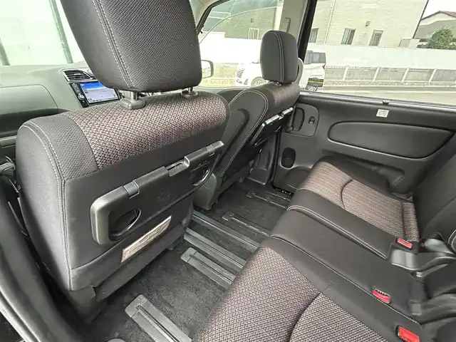 日産 セレナ ハイウェイスター S HV Vセレ 香川県 2015(平27)年 6.8万km ダイヤモンドブラック 登録時走行距離：67581km/純正SDナビゲーション/→CD/DVD再生/バックカメラ/フリップ/ビルトインETC/ステアリングリモコン/クルーズコントロール/両側パワースライドドア/LEDオートライト/フォグランプ/純正16インチアルミホイール/純正フロアマット/スマートキー/スペアキー