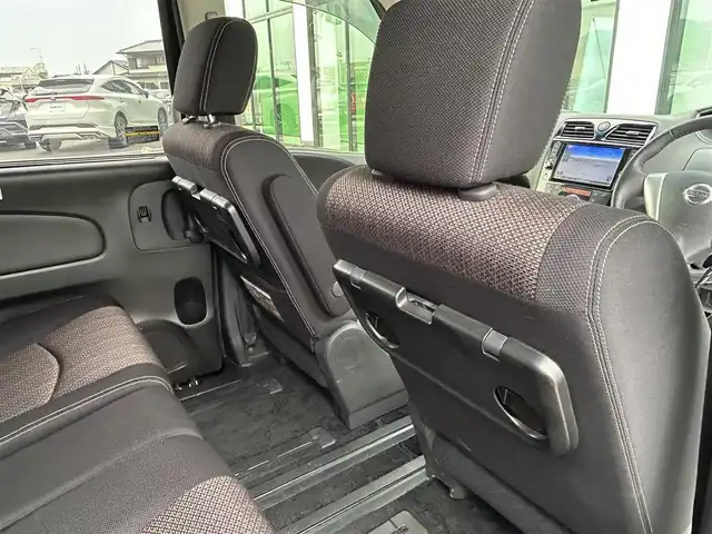 日産 セレナ ハイウェイスター S HV Vセレ 香川県 2015(平27)年 6.8万km ダイヤモンドブラック 登録時走行距離：67581km/純正SDナビゲーション/→CD/DVD再生/バックカメラ/フリップ/ビルトインETC/ステアリングリモコン/クルーズコントロール/両側パワースライドドア/LEDオートライト/フォグランプ/純正16インチアルミホイール/純正フロアマット/スマートキー/スペアキー
