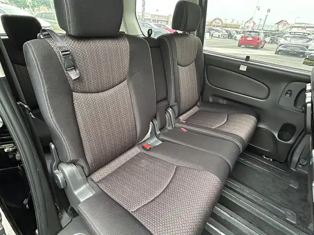 日産 セレナ ハイウェイスター S HV Vセレ 香川県 2015(平27)年 6.8万km ダイヤモンドブラック 登録時走行距離：67581km/純正SDナビゲーション/→CD/DVD再生/バックカメラ/フリップ/ビルトインETC/ステアリングリモコン/クルーズコントロール/両側パワースライドドア/LEDオートライト/フォグランプ/純正16インチアルミホイール/純正フロアマット/スマートキー/スペアキー