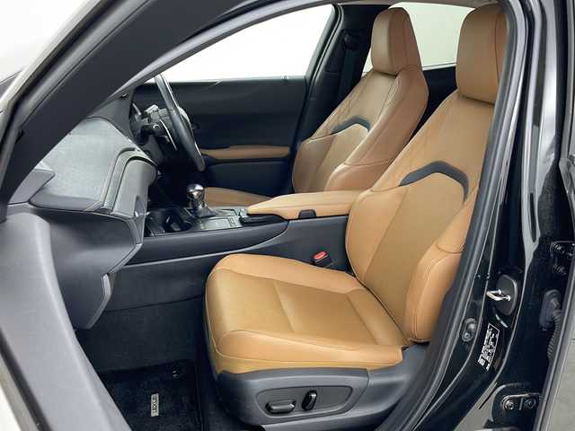 レクサス ＵＸ 250h バージョンL 道央・札幌 2020(令2)年 4.8万km グラファイトブラックガラスフレーク ・4WD/・純正ナビ&CD&DVD&SD&BT&フルセグ&AUX&Miracast/・全方位モニター/・パワーバックドア/・レクサスセーフティプラス/・センタートレース/・プリクラッシュセーフティ/・ブラインドスポットモニター/・ロードサインアシスト/・先行車発進お知らせ/・コーナーセンサー/・レーダークルーズコントロール/・ステアリングヒーター/・前席シートヒーター/・前席ベンチレーション/・前席パワーシート/・運転席メモリーシート/・レザーシート/・ドアミラーヒーター/・置くだけ充電/・ビルトインETC/・ステアリングスイッチ/・三眼LEDヘッドライト/・LEDフォグランプ/・社外ドライブレコーダー/・純正フロアマット/・スマートキー/・純正18インチAW