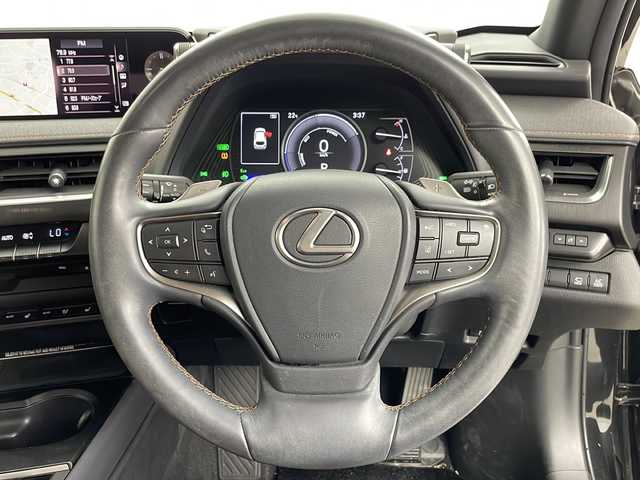 レクサス ＵＸ 250h バージョンL 道央・札幌 2020(令2)年 4.8万km グラファイトブラックガラスフレーク ・4WD/・純正ナビ&CD&DVD&SD&BT&フルセグ&AUX&Miracast/・全方位モニター/・パワーバックドア/・レクサスセーフティプラス/・センタートレース/・プリクラッシュセーフティ/・ブラインドスポットモニター/・ロードサインアシスト/・先行車発進お知らせ/・コーナーセンサー/・レーダークルーズコントロール/・ステアリングヒーター/・前席シートヒーター/・前席ベンチレーション/・前席パワーシート/・運転席メモリーシート/・レザーシート/・ドアミラーヒーター/・置くだけ充電/・ビルトインETC/・ステアリングスイッチ/・三眼LEDヘッドライト/・LEDフォグランプ/・社外ドライブレコーダー/・純正フロアマット/・スマートキー/・純正18インチAW