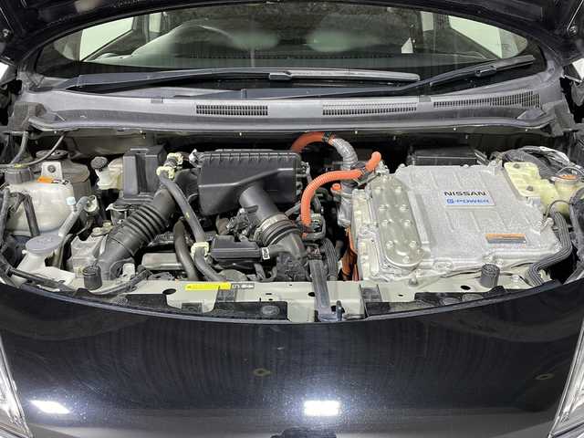日産 ノート e－パワー X 福岡県 2019(平31)年 6.7万km スーパーブラック 禁煙車/純正メモリナビ/・CD/DVD/BT/フルセグTV/・全方位モニター/エマージェンシーブレーキ/車線逸脱抑制機能/オートハイビーム/インテリジェントルームミラー/コーナーセンサー/ステアリングリモコン/前方ドライブレコーダー/ETC/LEDヘッドライト/・オートライト/・フォグランプ