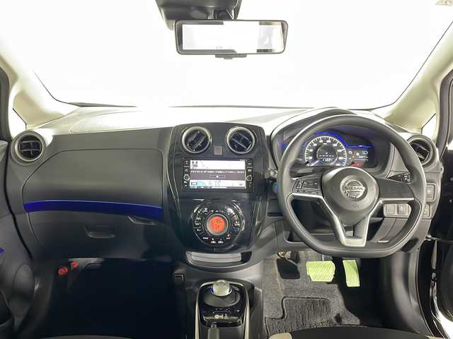 日産 ノート e－パワー X 福岡県 2019(平31)年 6.7万km スーパーブラック 禁煙車/純正メモリナビ/・CD/DVD/BT/フルセグTV/・全方位モニター/エマージェンシーブレーキ/車線逸脱抑制機能/オートハイビーム/インテリジェントルームミラー/コーナーセンサー/ステアリングリモコン/前方ドライブレコーダー/ETC/LEDヘッドライト/・オートライト/・フォグランプ