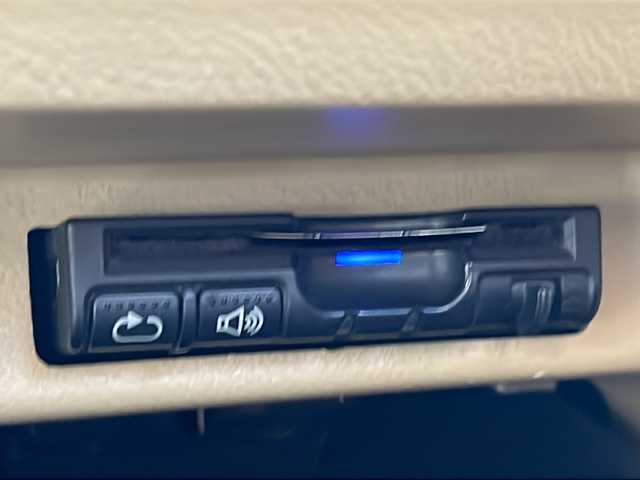 ホンダ エリシオン X 長野県 2006(平18)年 13.2万km ナイトホークブラックパール 純正インターナビ/バックカメラ/両側パワースライドドア/純正16インチアルミ/社外DVD/後席モニター/保証書・取説/スペアキー