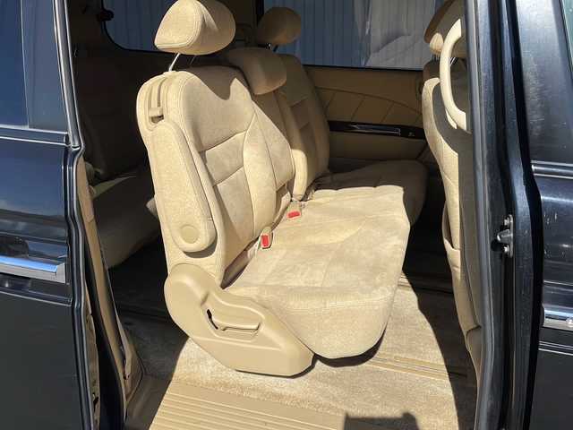 ホンダ エリシオン X 長野県 2006(平18)年 13.2万km ナイトホークブラックパール 純正インターナビ/バックカメラ/両側パワースライドドア/純正16インチアルミ/社外DVD/後席モニター/保証書・取説/スペアキー