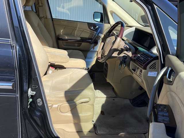 ホンダ エリシオン X 長野県 2006(平18)年 13.2万km ナイトホークブラックパール 純正インターナビ/バックカメラ/両側パワースライドドア/純正16インチアルミ/社外DVD/後席モニター/保証書・取説/スペアキー