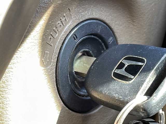 ホンダ エリシオン X 長野県 2006(平18)年 13.2万km ナイトホークブラックパール 純正インターナビ/バックカメラ/両側パワースライドドア/純正16インチアルミ/社外DVD/後席モニター/保証書・取説/スペアキー