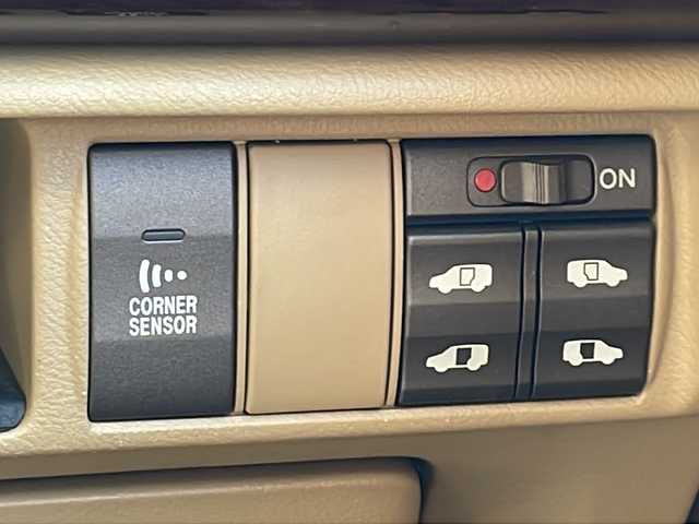 ホンダ エリシオン X 長野県 2006(平18)年 13.2万km ナイトホークブラックパール 純正インターナビ/バックカメラ/両側パワースライドドア/純正16インチアルミ/社外DVD/後席モニター/保証書・取説/スペアキー