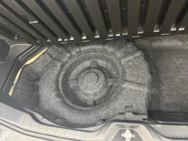 トヨタ ヴォクシー ハイブリッド S－Z 滋賀県 2023(令5)年 3.5万km グリッターブラックガラスフレーク ワンオーナー/純正10.5インチディスプレイオーディオplus/　コネクティッドナビ/フルセグ/Bluetooth//appleCarPlay/Androidauto/CD DVDデッキ/バックカメラ/14型有機EL後席ディスプレイ/ETC2.0ユニット/快適利便パッケージHi/ハンズフリーデュアルパワースライドドア/パワーバックドア/ナノイーX/ステアリングヒーター/Toyota Safety Sense /プリクラッシュセーフティ/レーントレーシングアシスト/レーンディパーチャーアラート/レーダークルーズコントロール/オートマチックハイビーム/ロードサインアシスト/ドライバー異常時対応システム/プロアクティブドライビングアシスト/発進遅れ告知機能/パーキングブレーキサポート/プロジェクター式LEDヘッドランプ/純正フロアマット/純正ドアバイザー/スマートキー×2/プッシュスタート/カロッツェリア ウーハー/