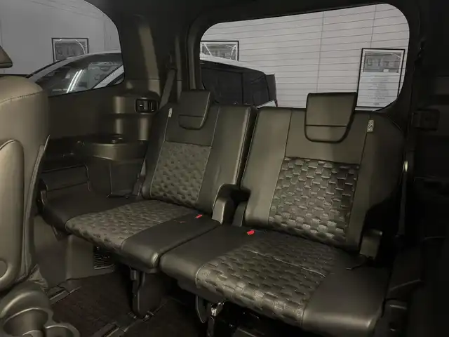 トヨタ ヴォクシー ハイブリッド S－Z 滋賀県 2023(令5)年 3.5万km グリッターブラックガラスフレーク ワンオーナー/純正10.5インチディスプレイオーディオplus/　コネクティッドナビ/フルセグ/Bluetooth//appleCarPlay/Androidauto/CD DVDデッキ/バックカメラ/14型有機EL後席ディスプレイ/ETC2.0ユニット/快適利便パッケージHi/ハンズフリーデュアルパワースライドドア/パワーバックドア/ナノイーX/ステアリングヒーター/Toyota Safety Sense /プリクラッシュセーフティ/レーントレーシングアシスト/レーンディパーチャーアラート/レーダークルーズコントロール/オートマチックハイビーム/ロードサインアシスト/ドライバー異常時対応システム/プロアクティブドライビングアシスト/発進遅れ告知機能/パーキングブレーキサポート/プロジェクター式LEDヘッドランプ/純正フロアマット/純正ドアバイザー/スマートキー×2/プッシュスタート/カロッツェリア ウーハー/