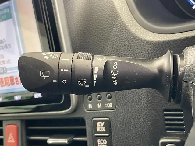 トヨタ エスクァイア ハイブリッド Gi 鹿児島県 2020(令2)年 5.1万km 黒 禁煙車/純正SDナビ【NSZT-Y68T】/ (Bluetooth/フルセグTV)/バックモニター/フリップダウンモニター/両側パワースライドドア/ビルトインETC/モデリスタ/トヨタセーフティセンス