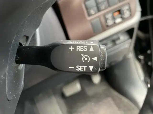 トヨタ エスクァイア ハイブリッド Gi 鹿児島県 2020(令2)年 5.1万km 黒 禁煙車/純正SDナビ【NSZT-Y68T】/ (Bluetooth/フルセグTV)/バックモニター/フリップダウンモニター/両側パワースライドドア/ビルトインETC/モデリスタ/トヨタセーフティセンス