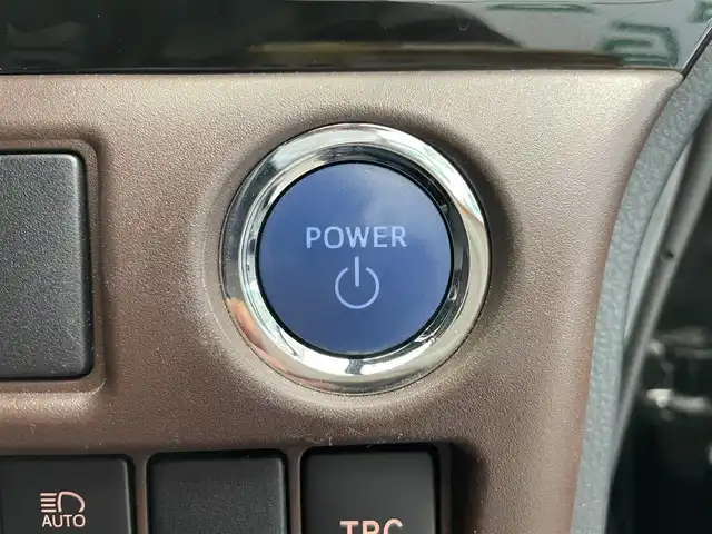 トヨタ エスクァイア ハイブリッド Gi 鹿児島県 2020(令2)年 5.1万km 黒 禁煙車/純正SDナビ【NSZT-Y68T】/ (Bluetooth/フルセグTV)/バックモニター/フリップダウンモニター/両側パワースライドドア/ビルトインETC/モデリスタ/トヨタセーフティセンス