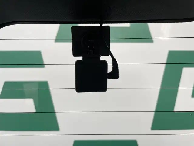 トヨタ エスクァイア ハイブリッド Gi 鹿児島県 2020(令2)年 5.1万km 黒 禁煙車/純正SDナビ【NSZT-Y68T】/ (Bluetooth/フルセグTV)/バックモニター/フリップダウンモニター/両側パワースライドドア/ビルトインETC/モデリスタ/トヨタセーフティセンス