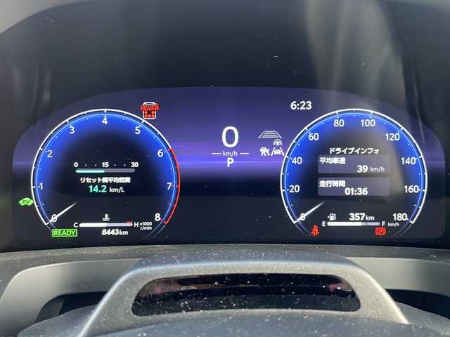 トヨタ アルファードハイブリット エグゼクティブ ラウンジ 広島県 2023(令5)年 0.9万km プラチナホワイトパールマイカ /登録時走行距離/　　　　　　　8443キロ/サンルーフ/純正ナビ/全方位モニター/地デジ/両側パワースライドドア/純正フリップダウンモニター/ベージュ革シート/エアシート/PCS/HUD/nanoe/おくだけ充電/デジタルインナーミラー/スペアキー×１/ビルトインETC/新車時整備手帳/　　【保証書】/取扱説明書/