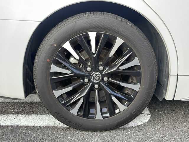 トヨタ アルファードハイブリット エグゼクティブ ラウンジ 広島県 2023(令5)年 0.9万km プラチナホワイトパールマイカ /登録時走行距離/　　　　　　　8443キロ/サンルーフ/純正ナビ/全方位モニター/地デジ/両側パワースライドドア/純正フリップダウンモニター/ベージュ革シート/エアシート/PCS/HUD/nanoe/おくだけ充電/デジタルインナーミラー/スペアキー×１/ビルトインETC/新車時整備手帳/　　【保証書】/取扱説明書/