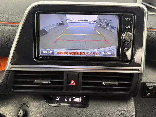 トヨタ シエンタ ハイブリッド G クエロ 愛知県 2017(平29)年 8.1万km ホワイトパールクリスタルシャイン トヨタセーフティーセンス　/・レーンディパラーチャー　/・衝突軽減ブレーキ　/・AUTOハイビーム　/・先行車発進告知機能/両側パワースライドドア/モデリスタエアロ　/純正SDナビ　/フルセグTV/Bluetooth　/ステアリングリモコン　/バックモニター　/純正AW/スマートキー　/LEDヘッドライト　/ビルトインETC　/革巻きステアリング　/ハーフレザーシート　/7人乗り/フォグランプ　