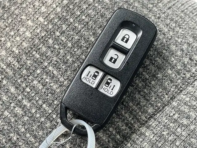 ホンダ Ｎ ＢＯＸ G L ホンダセンシング 佐賀県 2020(令2)年 5.2万km ピーチブロッサムパール 純正8インチメモリーナビゲーション/・フルセグTV/CD/DVD/SD/Bluetooth/バックカメラ/前方ドライブレコーダー/ビルトインETC/両側パワースライドドア/DN席シートヒーター/ISOFIX対応/ステアリングリモコン/純正LEDヘッドライト/オートマチックハイビーム/純正フロアマット/純正ドアバイザ―/取扱説明書/ホンダセンシング/・アダプディブクルーズコントロール/・衝突被害軽減ブレーキ/・先行車発進お知らせ機能/・路外逸脱抑制機能/・標識認識機能