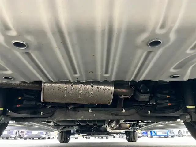 日産 セレナ ハイウェイスター Vセレクション 静岡県 2018(平30)年 3.7万km ブリリアントホワイトパール ALPINE製11インチナビ(CD/DVD/BT/フルセグ)/全方位カメラ/パーキングアシスト/Wオートエアコン/プロパイロット/レーダークルーズコントロール/レーンキープアシスト/ETC/USB入力端子/三列シート/ドライブレコーダー/フロアマット/ウォークスルー/布シート/両側パワースライドドア/純正アルミホイール/社外アルミホイール(スタッドレス)車載/ABS/コーナーセンサー前後/横滑り防止装置/デジタルインナーミラー/ナイトビジョン/オートライト/LEDヘッドライト/W+サイドエアバッグ/衝突軽減システム