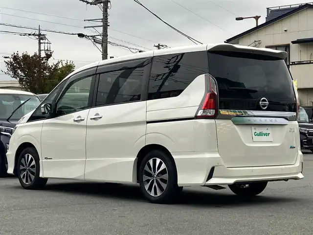 日産 セレナ ハイウェイスター Vセレクション 静岡県 2018(平30)年 3.7万km ブリリアントホワイトパール ALPINE製11インチナビ(CD/DVD/BT/フルセグ)/全方位カメラ/パーキングアシスト/Wオートエアコン/プロパイロット/レーダークルーズコントロール/レーンキープアシスト/ETC/USB入力端子/三列シート/ドライブレコーダー/フロアマット/ウォークスルー/布シート/両側パワースライドドア/純正アルミホイール/社外アルミホイール(スタッドレス)車載/ABS/コーナーセンサー前後/横滑り防止装置/デジタルインナーミラー/ナイトビジョン/オートライト/LEDヘッドライト/W+サイドエアバッグ/衝突軽減システム