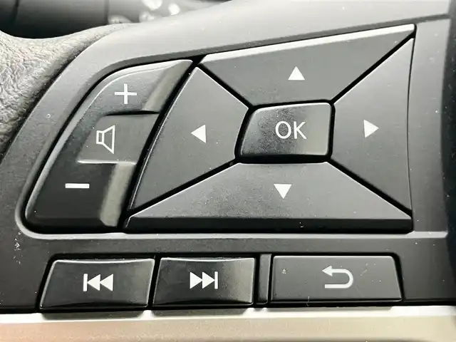 日産 セレナ ハイウェイスター Vセレクション 静岡県 2018(平30)年 3.7万km ブリリアントホワイトパール ALPINE製11インチナビ(CD/DVD/BT/フルセグ)/全方位カメラ/パーキングアシスト/Wオートエアコン/プロパイロット/レーダークルーズコントロール/レーンキープアシスト/ETC/USB入力端子/三列シート/ドライブレコーダー/フロアマット/ウォークスルー/布シート/両側パワースライドドア/純正アルミホイール/社外アルミホイール(スタッドレス)車載/ABS/コーナーセンサー前後/横滑り防止装置/デジタルインナーミラー/ナイトビジョン/オートライト/LEDヘッドライト/W+サイドエアバッグ/衝突軽減システム