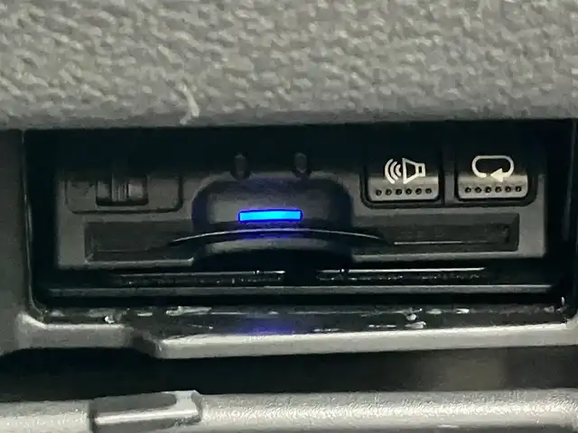 日産 セレナ ハイウェイスター Vセレクション 静岡県 2018(平30)年 3.7万km ブリリアントホワイトパール ALPINE製11インチナビ(CD/DVD/BT/フルセグ)/全方位カメラ/パーキングアシスト/Wオートエアコン/プロパイロット/レーダークルーズコントロール/レーンキープアシスト/ETC/USB入力端子/三列シート/ドライブレコーダー/フロアマット/ウォークスルー/布シート/両側パワースライドドア/純正アルミホイール/社外アルミホイール(スタッドレス)車載/ABS/コーナーセンサー前後/横滑り防止装置/デジタルインナーミラー/ナイトビジョン/オートライト/LEDヘッドライト/W+サイドエアバッグ/衝突軽減システム