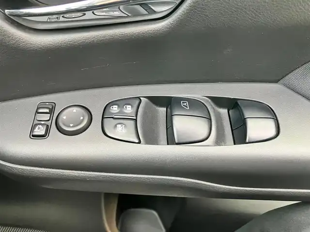 日産 セレナ ハイウェイスター Vセレクション 静岡県 2018(平30)年 3.7万km ブリリアントホワイトパール ALPINE製11インチナビ(CD/DVD/BT/フルセグ)/全方位カメラ/パーキングアシスト/Wオートエアコン/プロパイロット/レーダークルーズコントロール/レーンキープアシスト/ETC/USB入力端子/三列シート/ドライブレコーダー/フロアマット/ウォークスルー/布シート/両側パワースライドドア/純正アルミホイール/社外アルミホイール(スタッドレス)車載/ABS/コーナーセンサー前後/横滑り防止装置/デジタルインナーミラー/ナイトビジョン/オートライト/LEDヘッドライト/W+サイドエアバッグ/衝突軽減システム