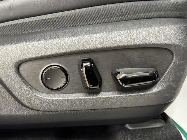 レクサス ＲＸ 500h Fスポーツパフォーマンス 群馬県 2023(令5)年 3万km ホワイトノーヴァガラスフレーク レクサスセーフティシステム+/・プリクラッシュセーフティ/・レーダークルーズコントロール/・ブラインドスポットモニター/・ヘッドアップディスプレイ/・レーンチェンジアシスト/・パーキングサポートブレーキ/・クリアランスソナー/・オートハイビーム/純正ナビ/　　フルセグ/BT/AM/FM/    USb/Miracast/    AppleCarPlay/AndroidAuto/パノラミックビューモニター/サンルーフ/アドバンストパーク/ハンズフリーパワーバックドア/デジタルインナーミラー/黒革シート/全席パワーシート/全席シートヒーター/エアーシート/ステアリングヒーター/オートLEDヘッドライト/フォグランプ/置くだけ充電/純正フロアマット/純正21AW/スマートキー2本/前後ドライブレコーダー/ビルドインETC2.0