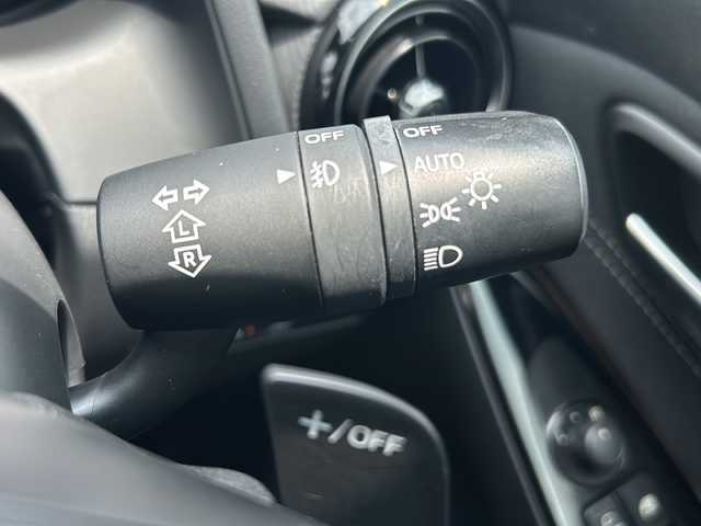 マツダ デミオ XD ツーリング 福岡県 2018(平30)年 7.7万km ソウルレッドクリスタルM 純正ナビ【AM/FM/CD/DVD/Bluetooth】/ヘッドアップディスプレイ/全方位カメラ/ETC/D/N席シートヒーター/AAC/ステアリングスイッチ/クルーズコントロール/横滑り防止装置/盗難防止装置/コーナーセンサー/アイドリングストップ/盗難防止装置/横滑り防止装置/ドアバイザー/純正16インチAW/純正フロアマット