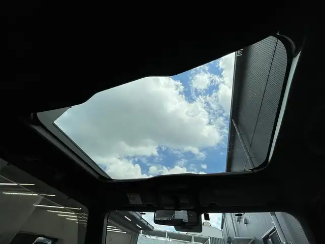 ダイハツ タフト G クロムベンチャー 滋賀県 2022(令4)年 3.1万km シャイニングホワイトパール 純正ナビ/【Bluetooth/フルセグTV/CD/DVD】/バックカメラ/ETC/ガラスルーフ/スマートアシスト/・衝突警報機能/・衝突回避支援ブレーキ機能/・ブレーキ制御付き誤発進抑制制御機能/・車線逸脱警報機能/・車線逸脱抑制制御機能/・ふらつき警報機能/・先行車発進お知らせ機能/・アダプティブドライビングビーム/・標識認識機能/・サイドビューランプ/・コーナーセンサー/・路外逸脱警報機能/シートヒーター/スマートキー/オートホールド/ステアリングスイッチ/LEDヘッドランプ/オートライト