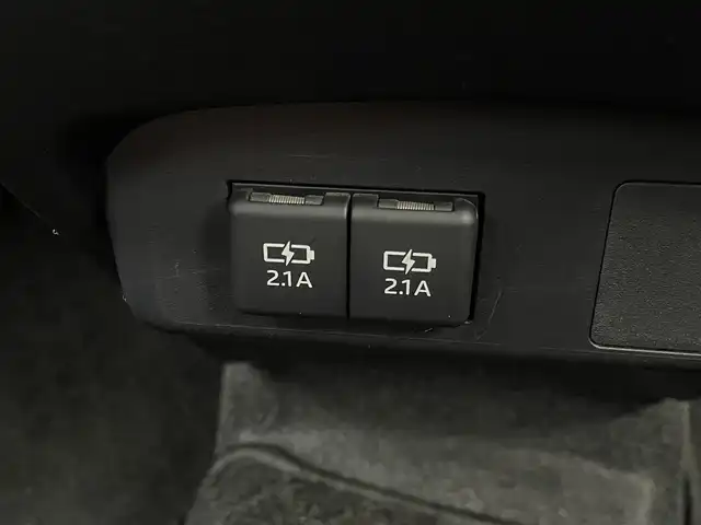 トヨタ シエンタ G 福岡県 2019(令1)年 2.5万km ホワイトパールクリスタルシャイン 社外７型ナビ(FM/AM/BT)バックモニタートヨタセーフティー両側パワスラETCUSBポートプッシュスタートスマートキー