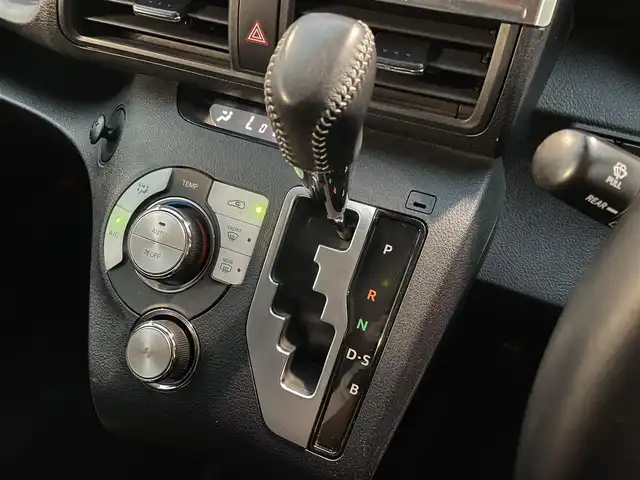 トヨタ シエンタ G 福岡県 2019(令1)年 2.5万km ホワイトパールクリスタルシャイン 社外７型ナビ(FM/AM/BT)バックモニタートヨタセーフティー両側パワスラETCUSBポートプッシュスタートスマートキー