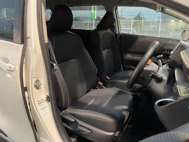 トヨタ シエンタ G 福岡県 2019(令1)年 2.5万km ホワイトパールクリスタルシャイン 社外７型ナビ(FM/AM/BT)バックモニタートヨタセーフティー両側パワスラETCUSBポートプッシュスタートスマートキー