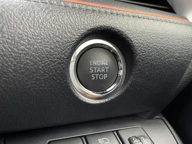 トヨタ シエンタ G 福岡県 2019(令1)年 2.5万km ホワイトパールクリスタルシャイン 社外７型ナビ(FM/AM/BT)バックモニタートヨタセーフティー両側パワスラETCUSBポートプッシュスタートスマートキー