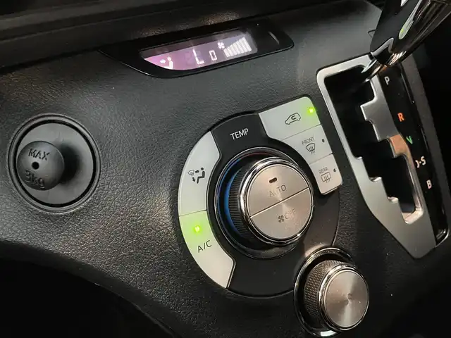 トヨタ シエンタ G 福岡県 2019(令1)年 2.5万km ホワイトパールクリスタルシャイン 社外７型ナビ(FM/AM/BT)バックモニタートヨタセーフティー両側パワスラETCUSBポートプッシュスタートスマートキー