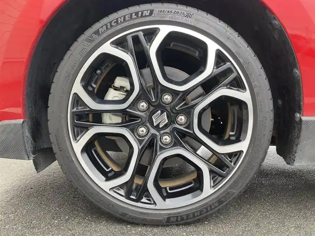 スズキ スイフト スポーツ セーフティPKG 静岡県 2017(平29)年 5.2万km バーニングレッドPM スズキセーフティサポート/純正8インチナビ(CN-RZ83)/　AM FM CD DVD Bluetooth USB SD/フルセグTV/前方ドライブレコーダー/LEDオートヘッドランプ/レーダークルーズコントロール/シートヒーター(運転席)/純正17インチアルミホイール/パドルシフト/スマートキー2本/プッシュスタート/インタークーラーターボ/ワンオーナー/ビルトインETC/アラウンドビューモニター