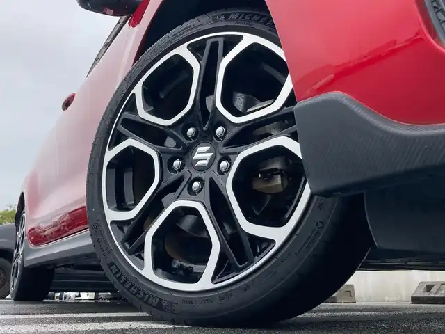スズキ スイフト スポーツ セーフティPKG 静岡県 2017(平29)年 5.2万km バーニングレッドPM スズキセーフティサポート/純正8インチナビ(CN-RZ83)/　AM FM CD DVD Bluetooth USB SD/フルセグTV/前方ドライブレコーダー/LEDオートヘッドランプ/レーダークルーズコントロール/シートヒーター(運転席)/純正17インチアルミホイール/パドルシフト/スマートキー2本/プッシュスタート/インタークーラーターボ/ワンオーナー/ビルトインETC/アラウンドビューモニター