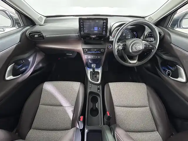 トヨタ ヤリスクロス Z 佐賀県 2020(令2)年 1.2万km ホワイトパールクリスタルシャイン 純正８インチディスプレイオーディオ/フルセグTV/Bluetooth接続/AM/FM/ドライブレコーダー/バックカメラ/追従型クルーズコントロール/衝突被害軽減システム/レーンアシスト/コーナーセンサー/シートヒーター/パワーシート/ハーフレザーシート/ブラインドスポットモニター/LEDヘッドライト/オートブレーキホールド/オートライト/オートマチックハイビーム/純正18インチアルミホイール/フロアマット