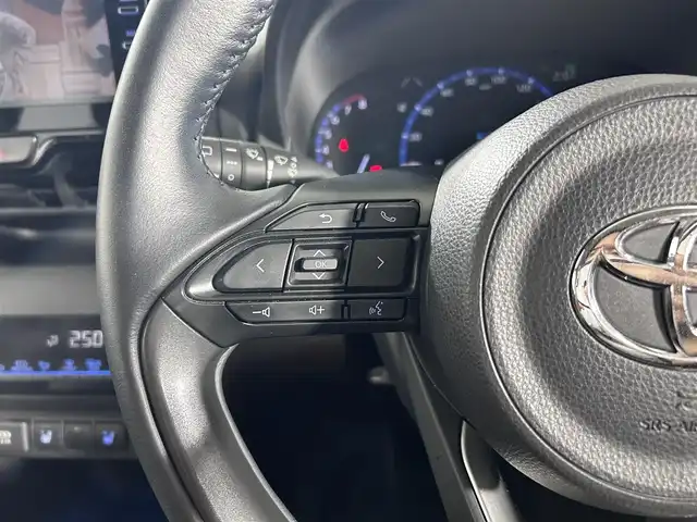 トヨタ ヤリスクロス Z 佐賀県 2020(令2)年 1.2万km ホワイトパールクリスタルシャイン 純正８インチディスプレイオーディオ/フルセグTV/Bluetooth接続/AM/FM/ドライブレコーダー/バックカメラ/追従型クルーズコントロール/衝突被害軽減システム/レーンアシスト/コーナーセンサー/シートヒーター/パワーシート/ハーフレザーシート/ブラインドスポットモニター/LEDヘッドライト/オートブレーキホールド/オートライト/オートマチックハイビーム/純正18インチアルミホイール/フロアマット