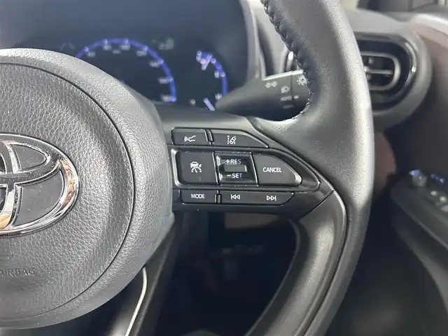 トヨタ ヤリスクロス Z 佐賀県 2020(令2)年 1.2万km ホワイトパールクリスタルシャイン 純正８インチディスプレイオーディオ/フルセグTV/Bluetooth接続/AM/FM/ドライブレコーダー/バックカメラ/追従型クルーズコントロール/衝突被害軽減システム/レーンアシスト/コーナーセンサー/シートヒーター/パワーシート/ハーフレザーシート/ブラインドスポットモニター/LEDヘッドライト/オートブレーキホールド/オートライト/オートマチックハイビーム/純正18インチアルミホイール/フロアマット