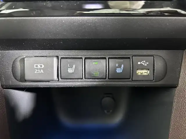 トヨタ ヤリスクロス Z 佐賀県 2020(令2)年 1.2万km ホワイトパールクリスタルシャイン 純正８インチディスプレイオーディオ/フルセグTV/Bluetooth接続/AM/FM/ドライブレコーダー/バックカメラ/追従型クルーズコントロール/衝突被害軽減システム/レーンアシスト/コーナーセンサー/シートヒーター/パワーシート/ハーフレザーシート/ブラインドスポットモニター/LEDヘッドライト/オートブレーキホールド/オートライト/オートマチックハイビーム/純正18インチアルミホイール/フロアマット
